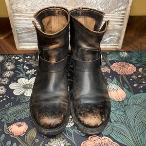 Frye Veronica distressed women’s size 9 motorcycle boots